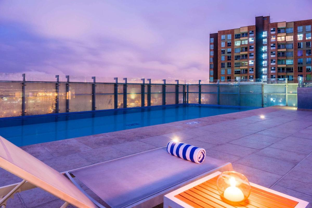 La Quinta by Wyndham Medellin - Housity