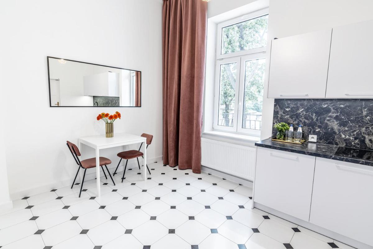 2BCOMFY - Barlickiego - Housity