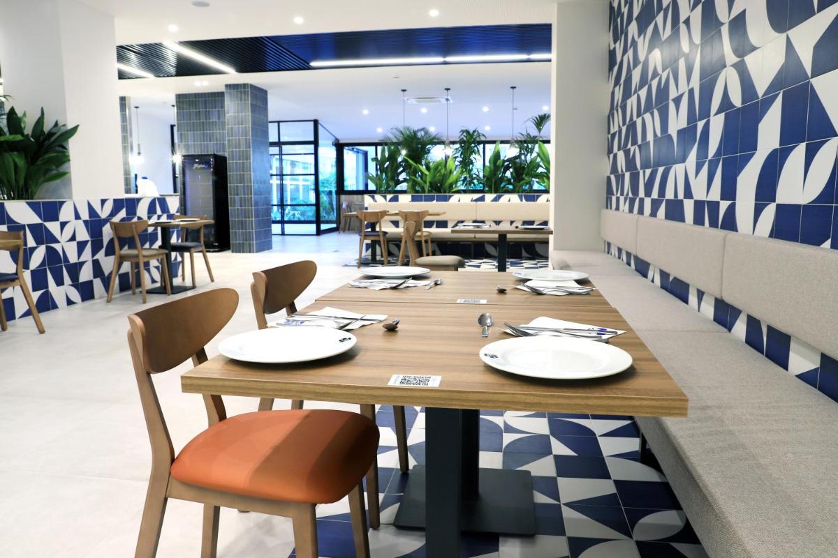 Un restaurante o sitio para comer en Eurosalou & Spa