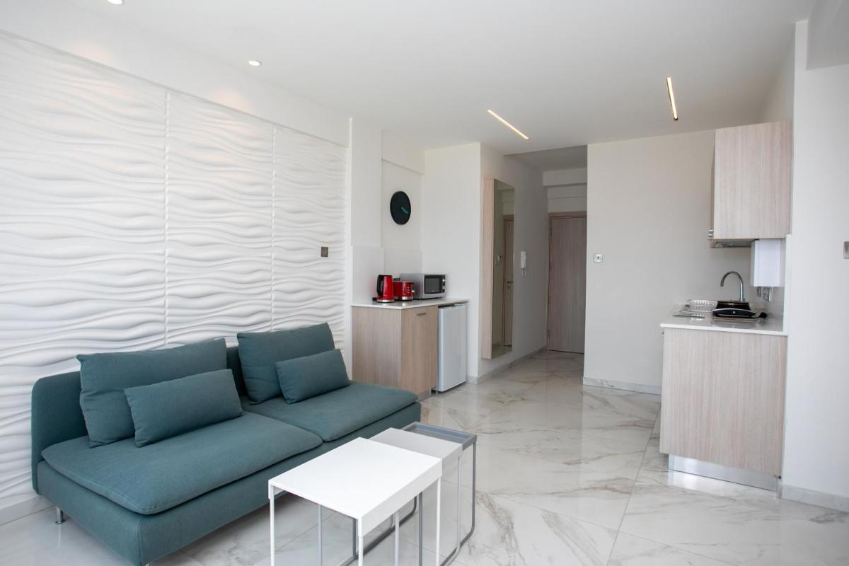 Les Palmiers Sunorama Beach Apartments - Housity