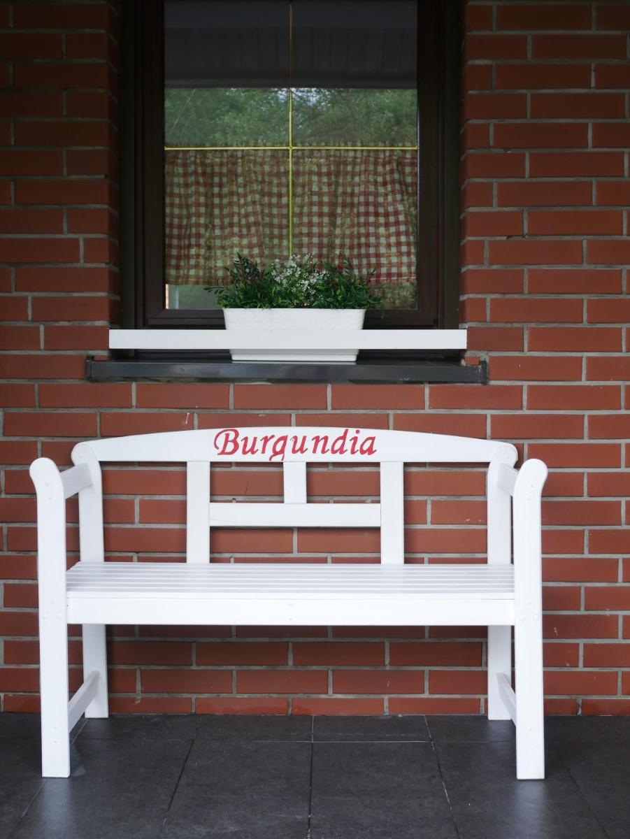Niewinne domki - Burgundia - Housity