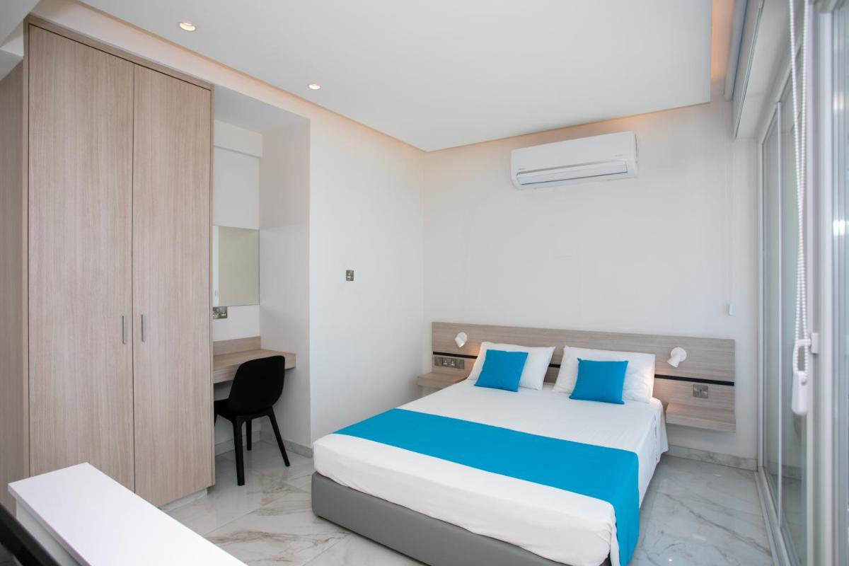 Les Palmiers Sunorama Beach Apartments - Housity