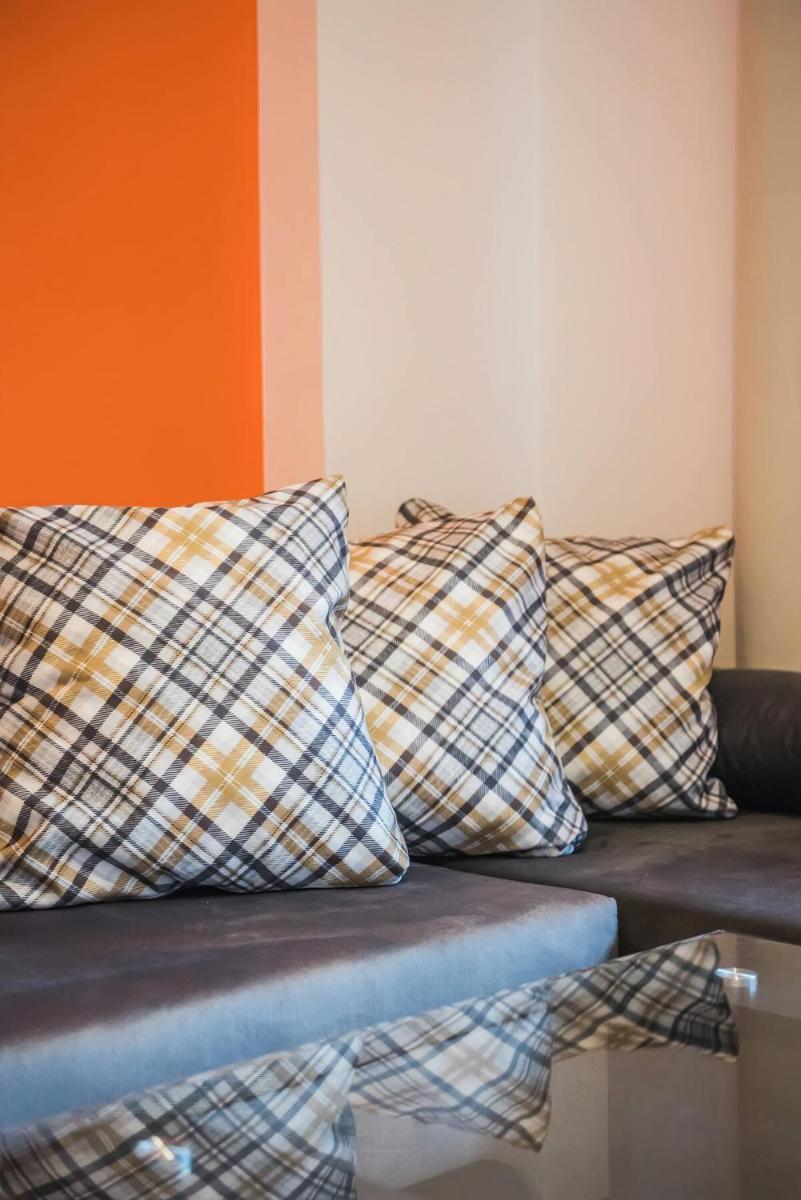 Orange Geranium - Housity