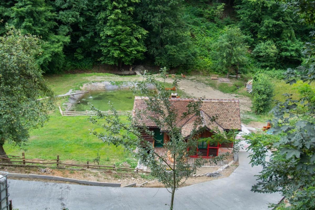 Vajat Tuk - Housity