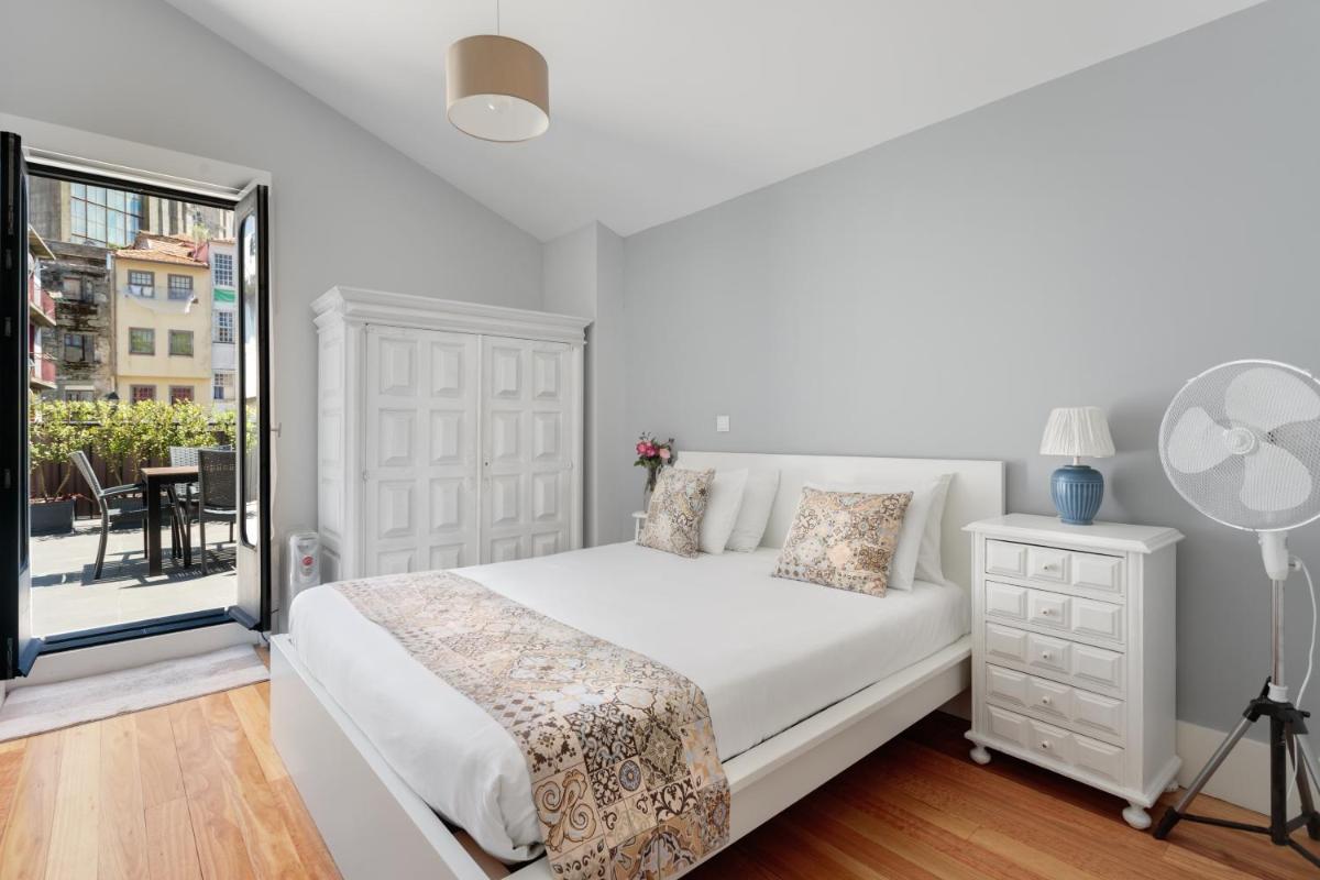 Mouzinho 244 - Porto Houses & Suites - Housity