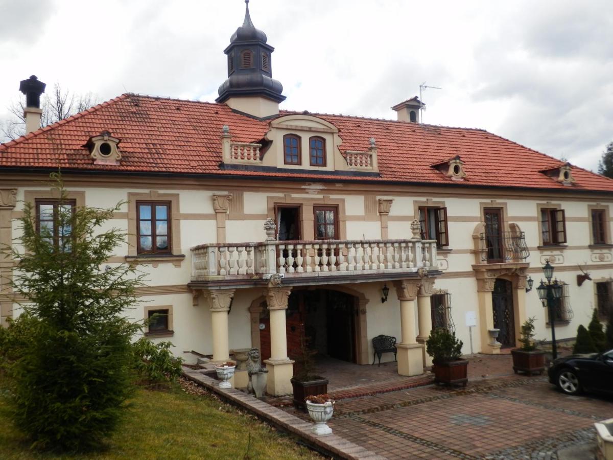 Zámeček Zdíky - Zámecký apartmán - Housity