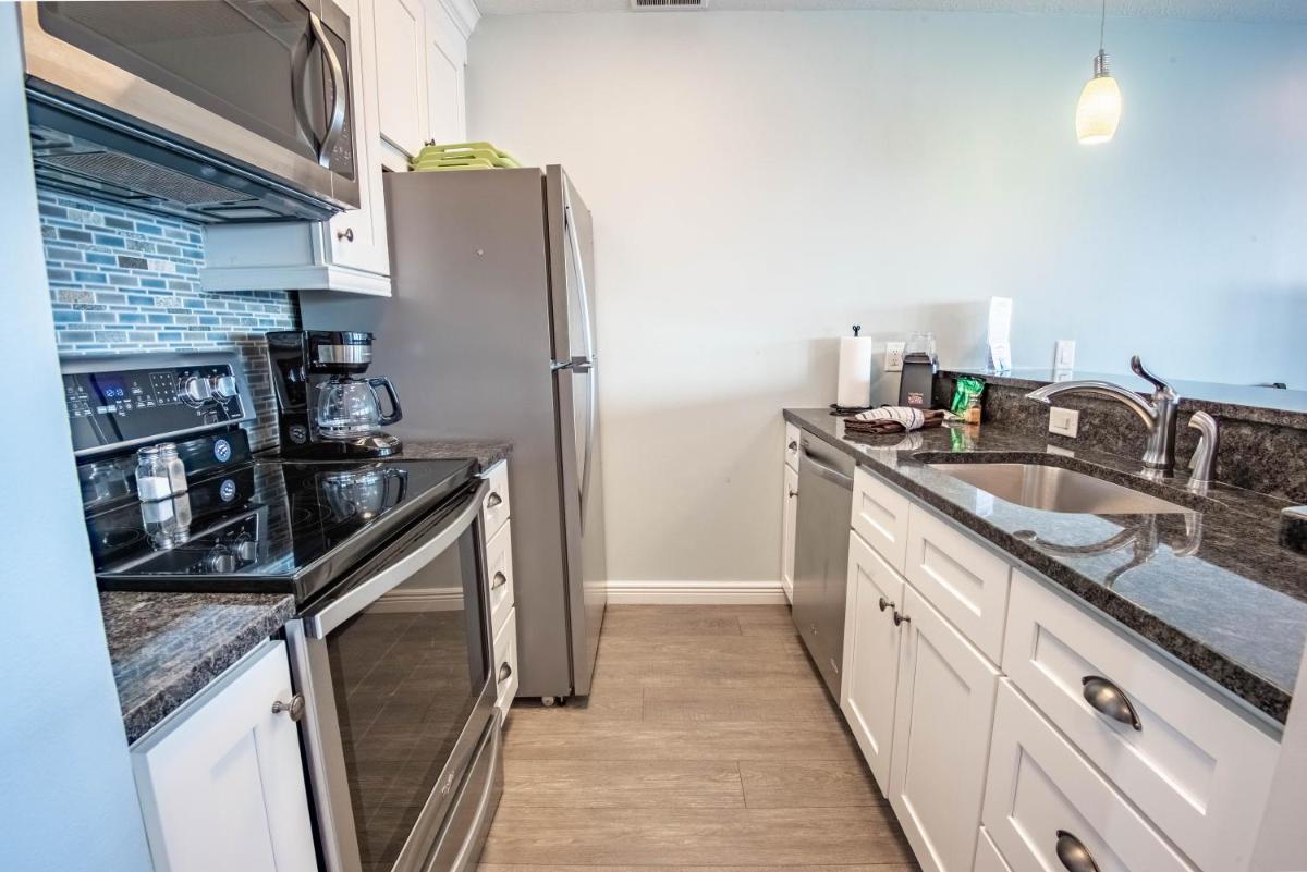Beach Room 214 - Housity