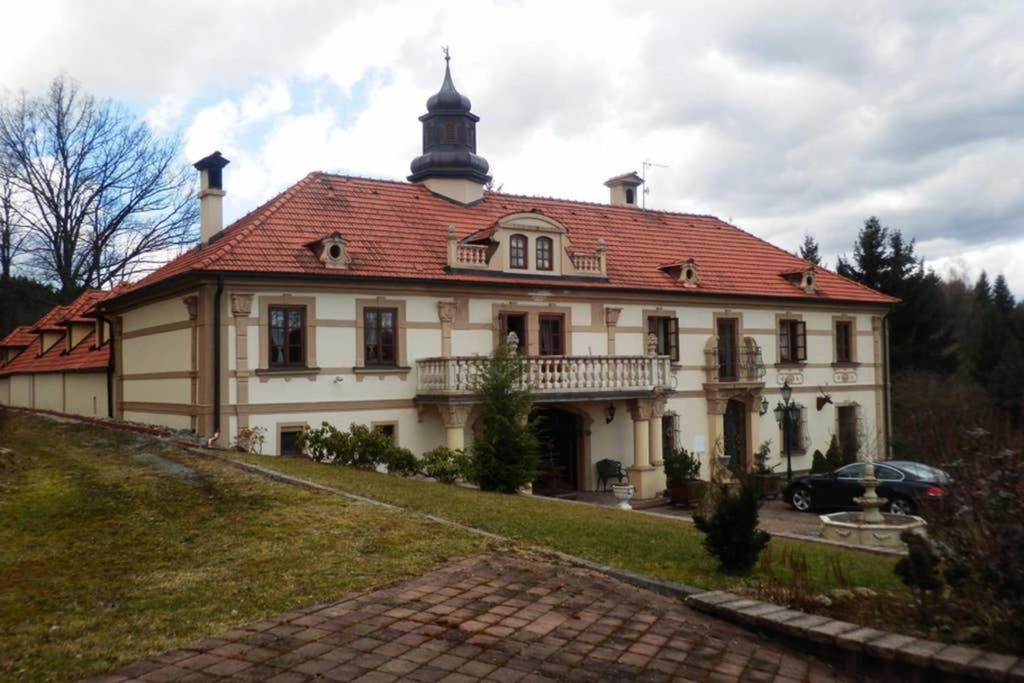 Zámeček Zdíky - Moderní malý apartmán - Housity