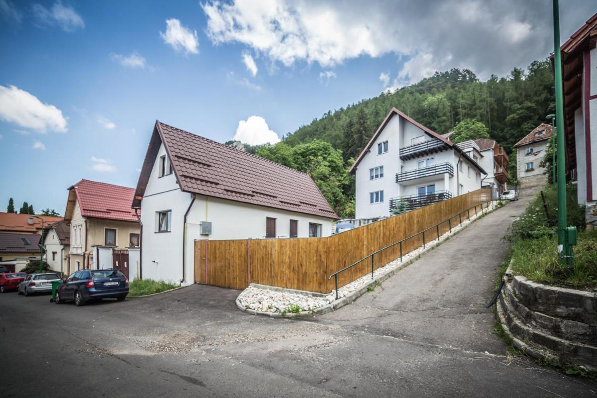 Manuela Residence - Housity