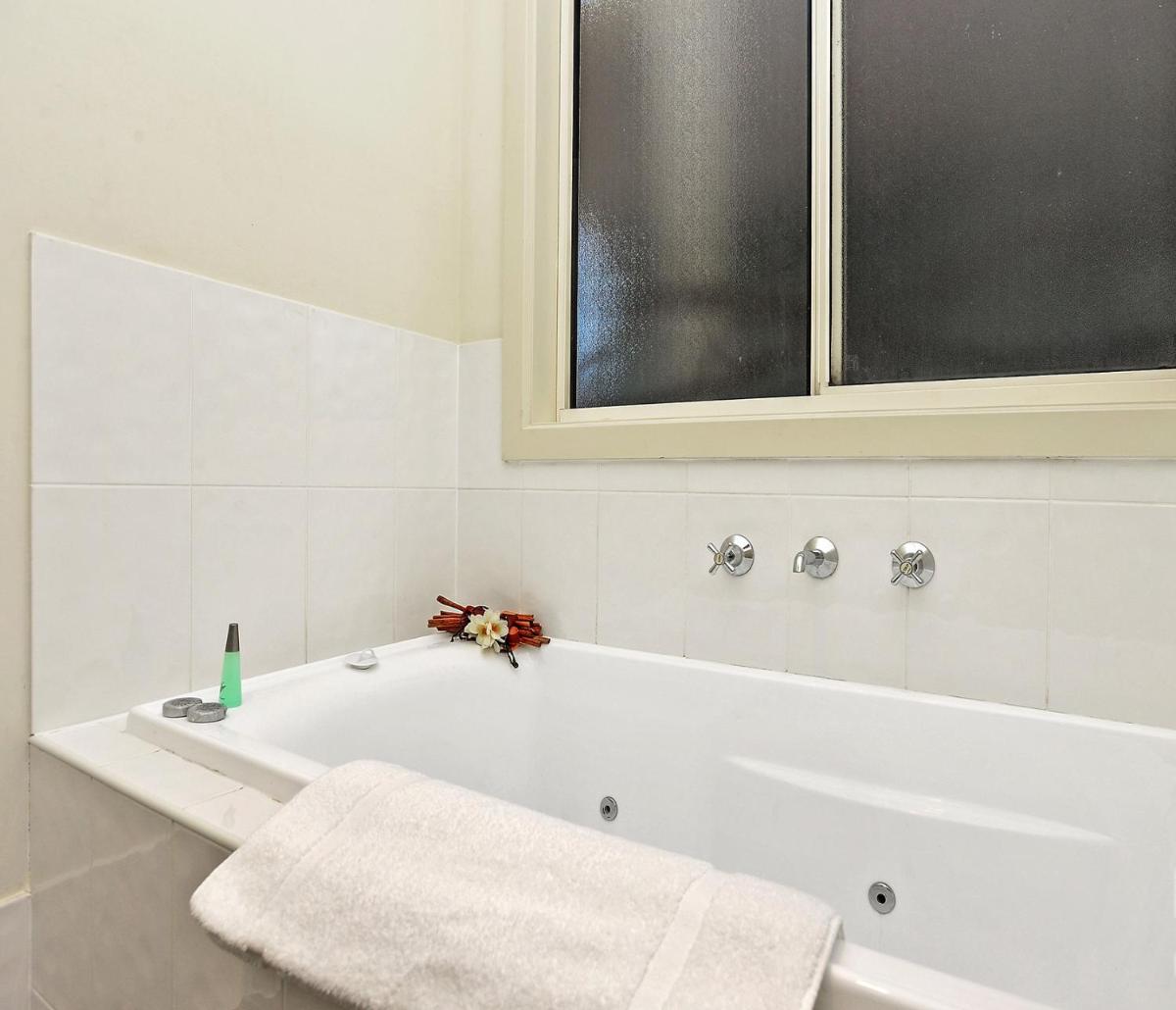 McLaren Vale Studio Apartments - Housity