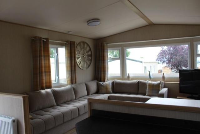 Caravan No 33 at Pitgrudy Dornoch IV25 3HY - Housity