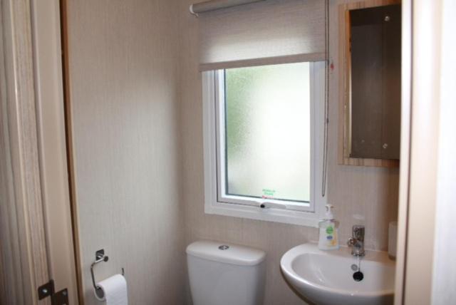 Caravan No 33 at Pitgrudy Dornoch IV25 3HY - Housity