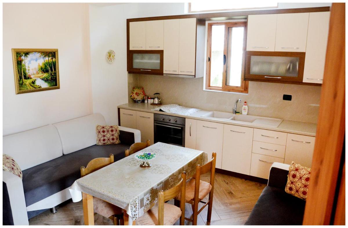 Apartment Demaj - Housity