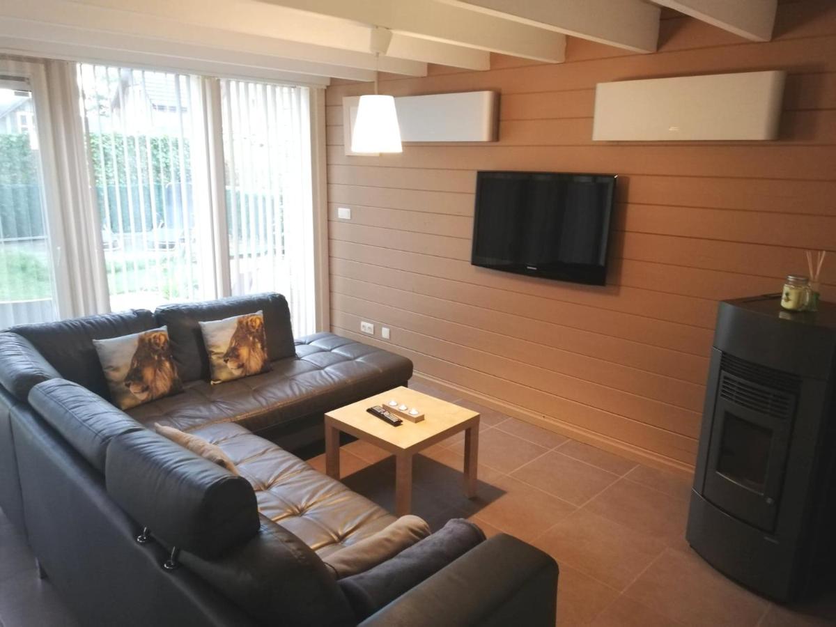 maison 3 chambres à 200 m de la plage des Lacs de l Eau d Heure - Housity