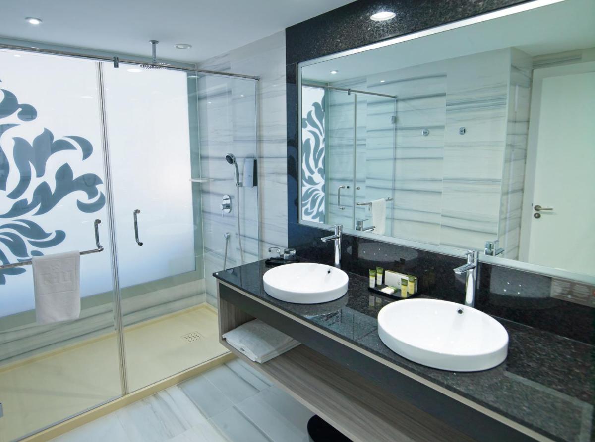 Un baño de Hotel Riu Palace Meloneras