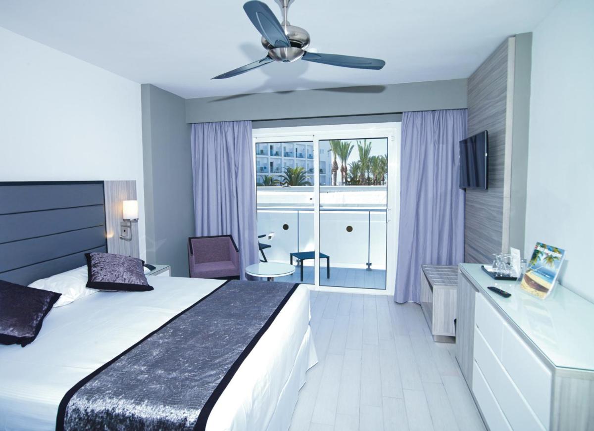 Cama o camas de una habitación en Hotel Riu Palace Meloneras