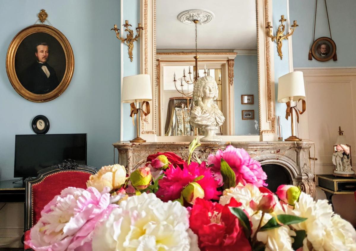 Royal Hubert - Housity