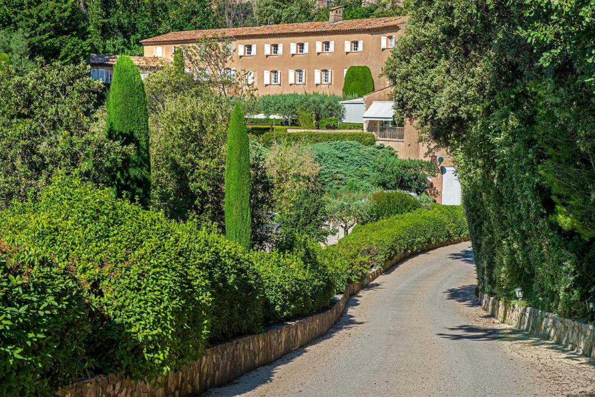 Jardin de l'établissement La Bastide du Calalou Hotel & Spa, BW Signature Collection