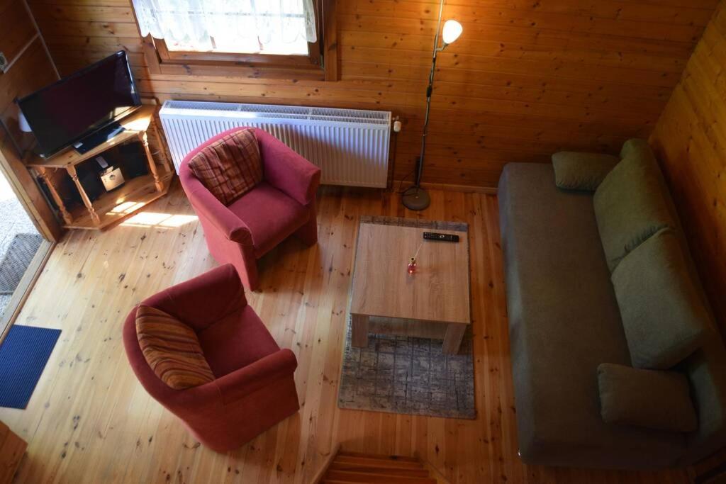 Gemütliches Blockhaus, Waldblick, Nähe BER/SXF - Housity
