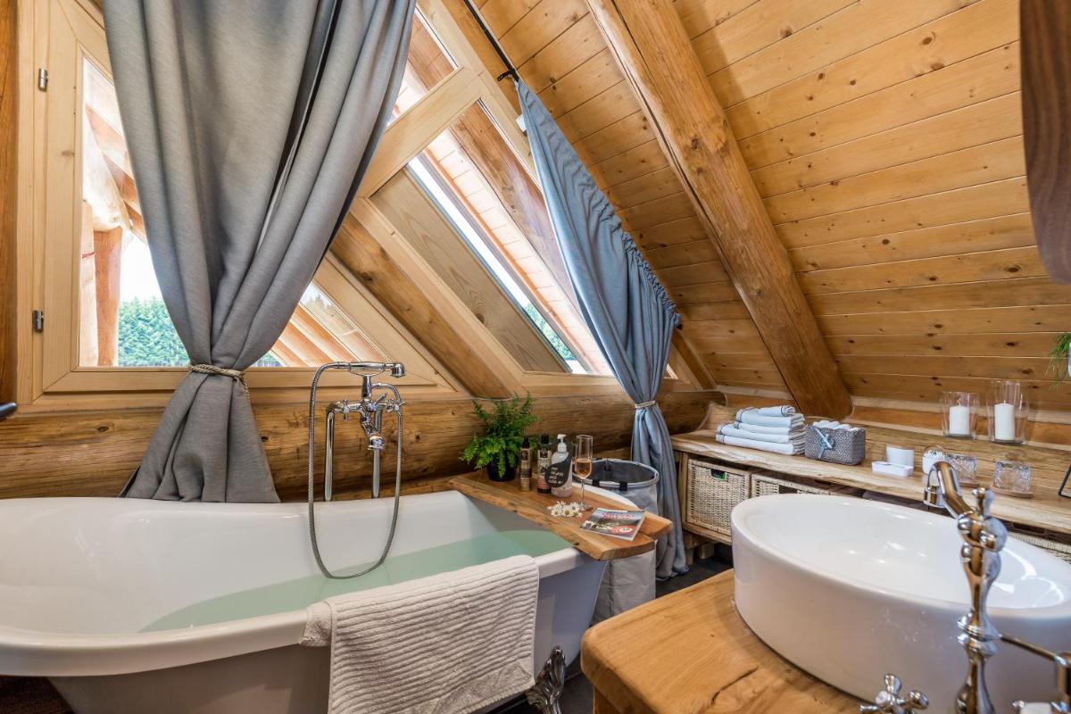 KRALJICA ŠUME - Divjake Log Home - Housity