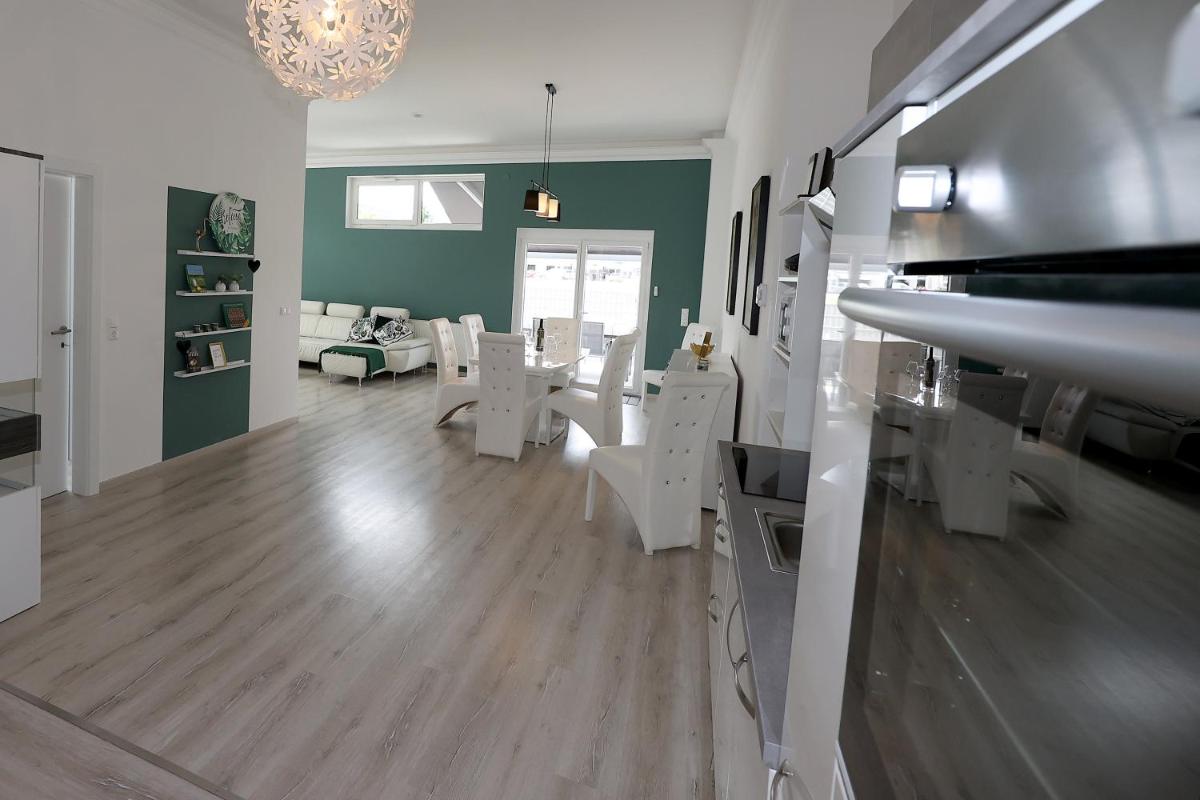 Exklusive FW mit 3 SZ und großer Terrasse - Housity