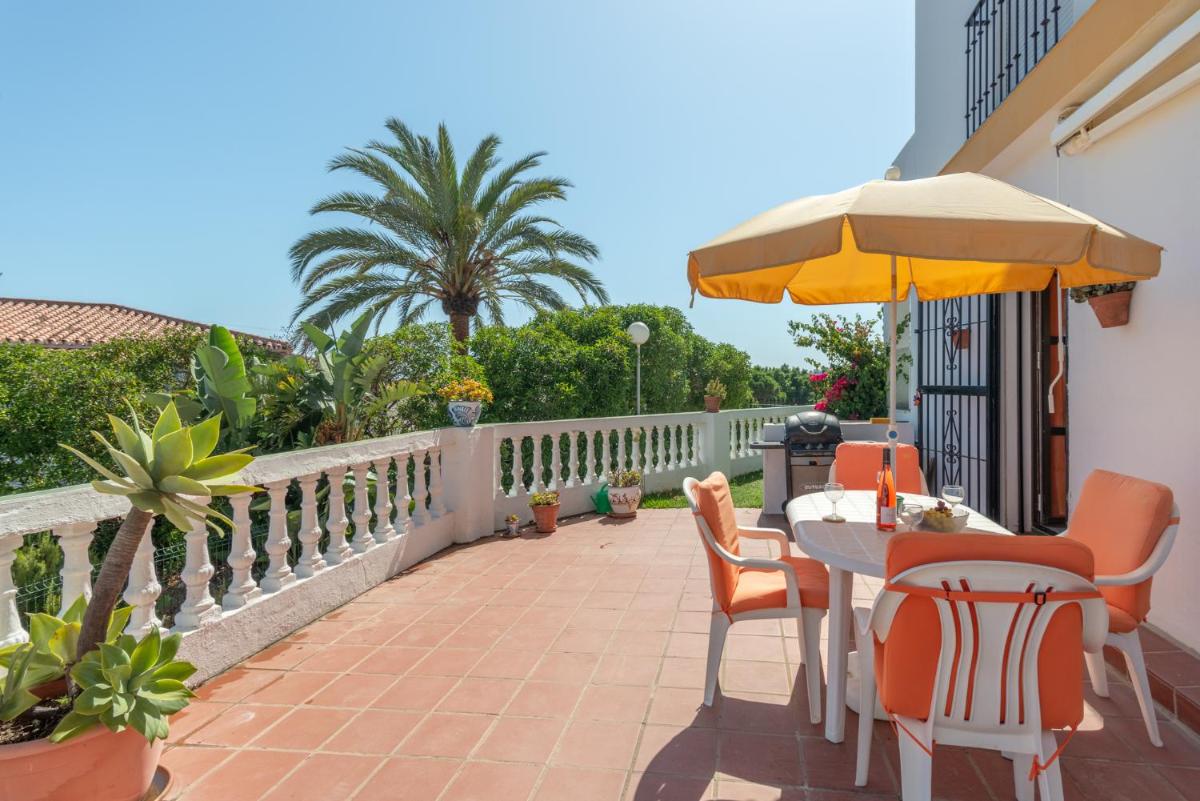 El Faro Home with a View, Pet Friendly, Wifi, Large Terrace, Sea View - Housity