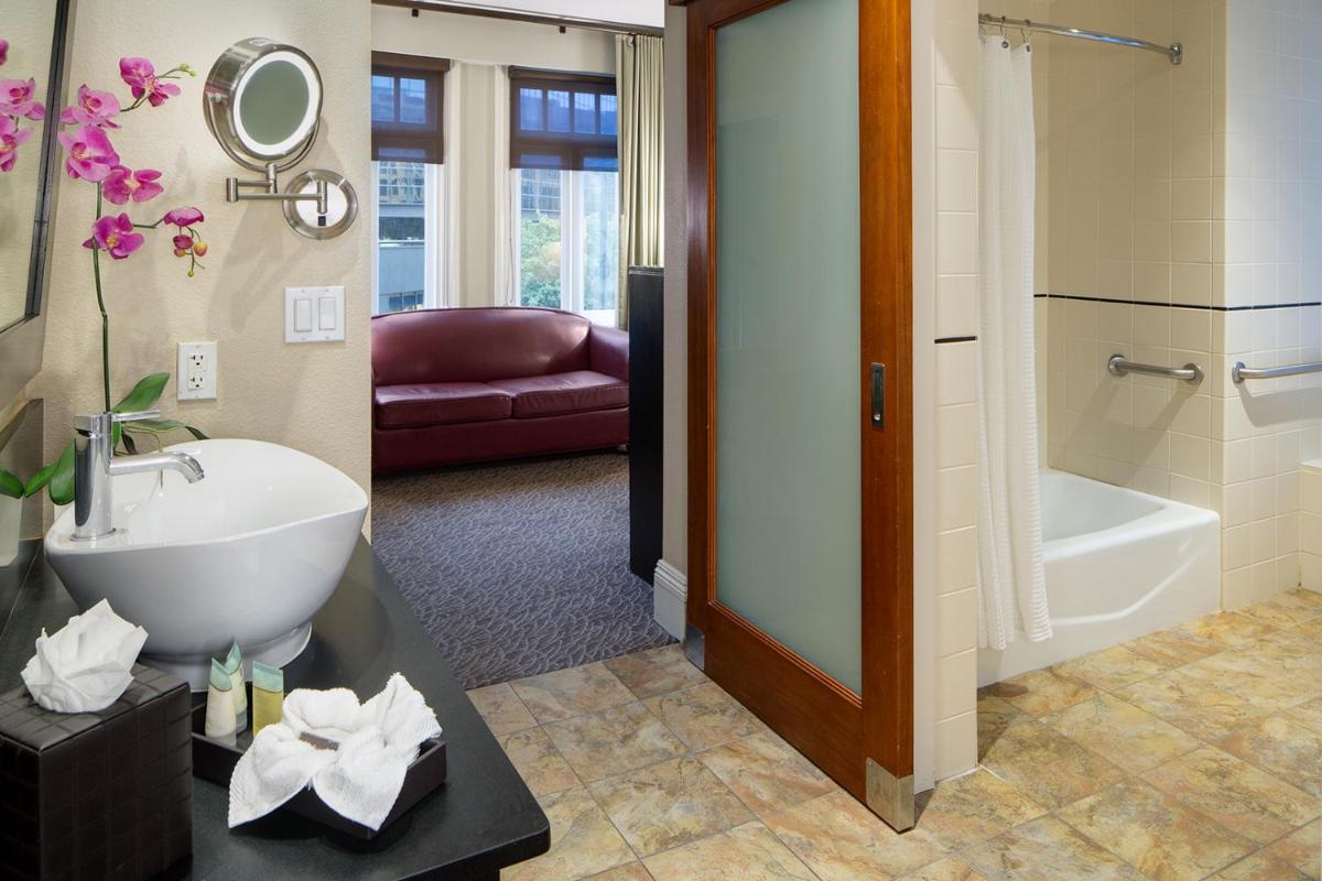The Sofia Hotel - Housity
