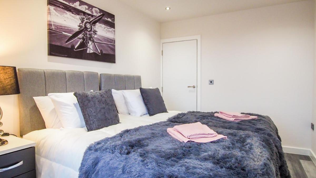 Cosy Apartment SOLIHULL, JLR, NEC & BHX - Housity