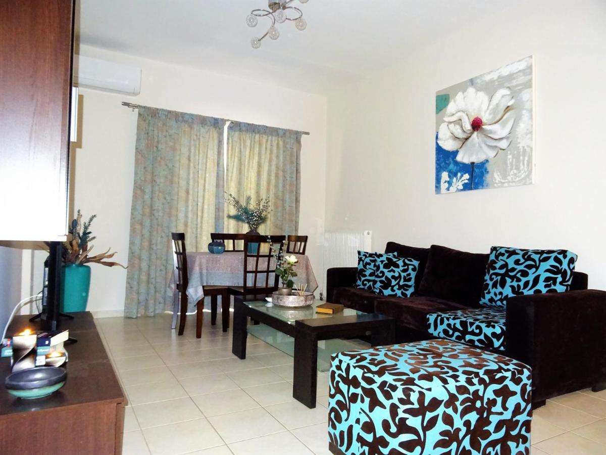 La Vie En Bleu Cozy Apartment - Housity