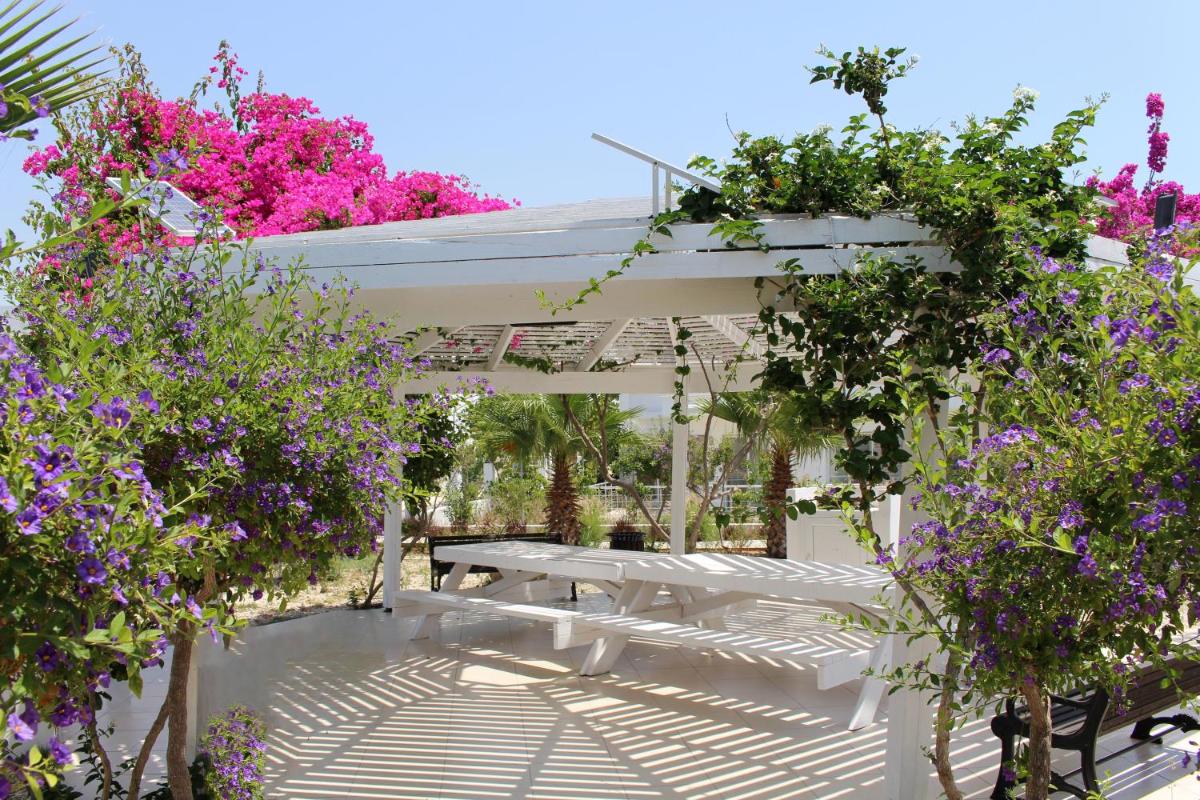 Caesar Beach Villas and Apartments - Housity