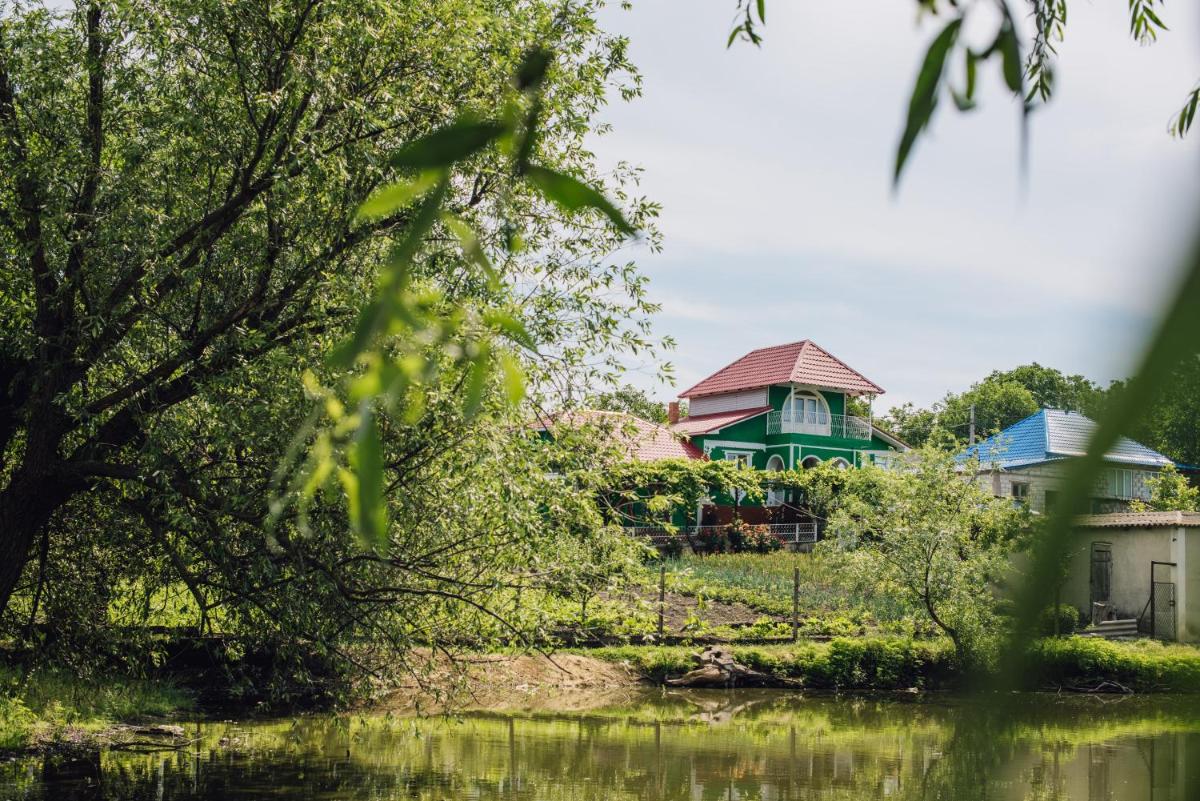 Căsuţa de lângă Lac - Housity