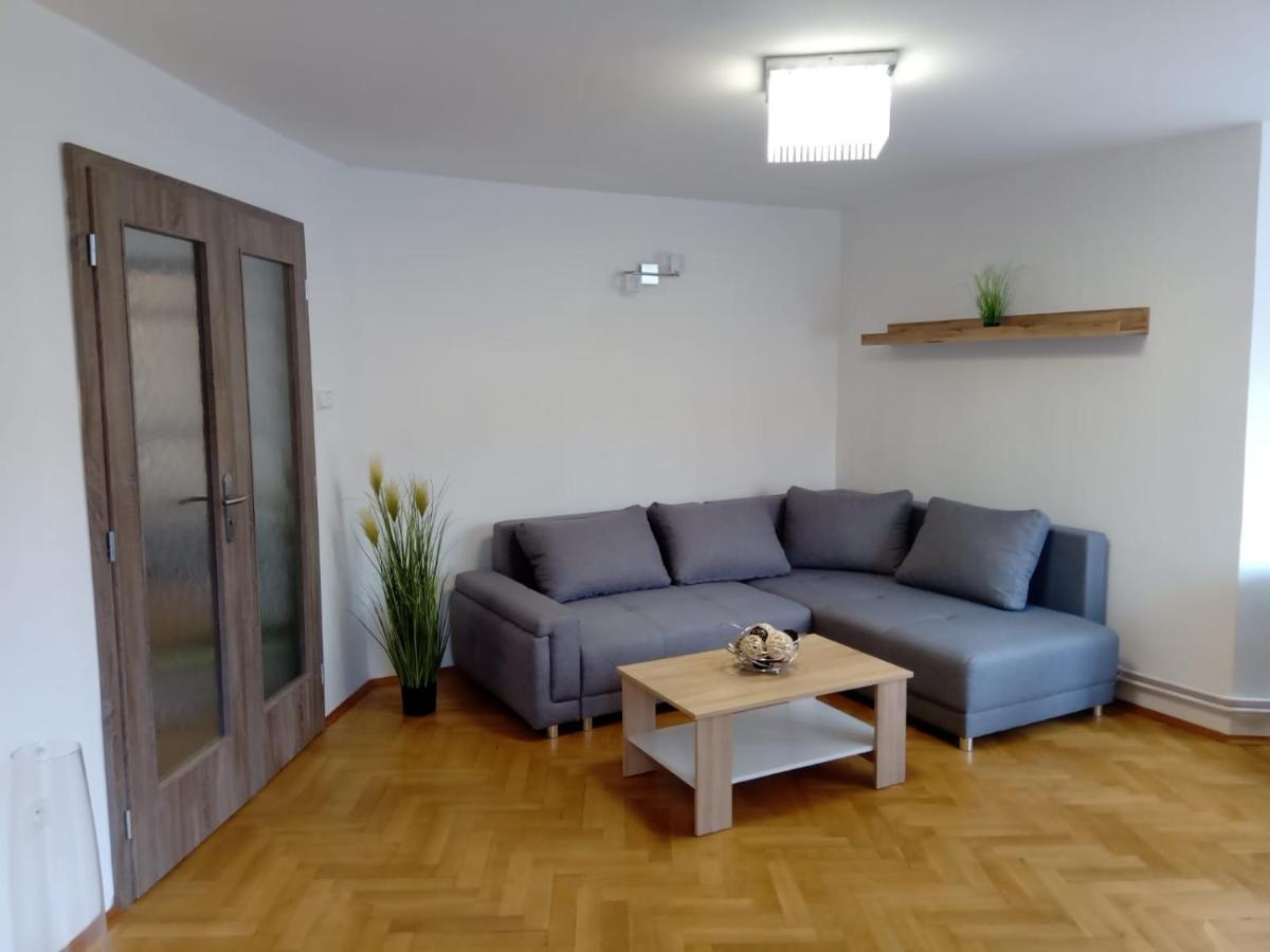 Pod Věží - Housity