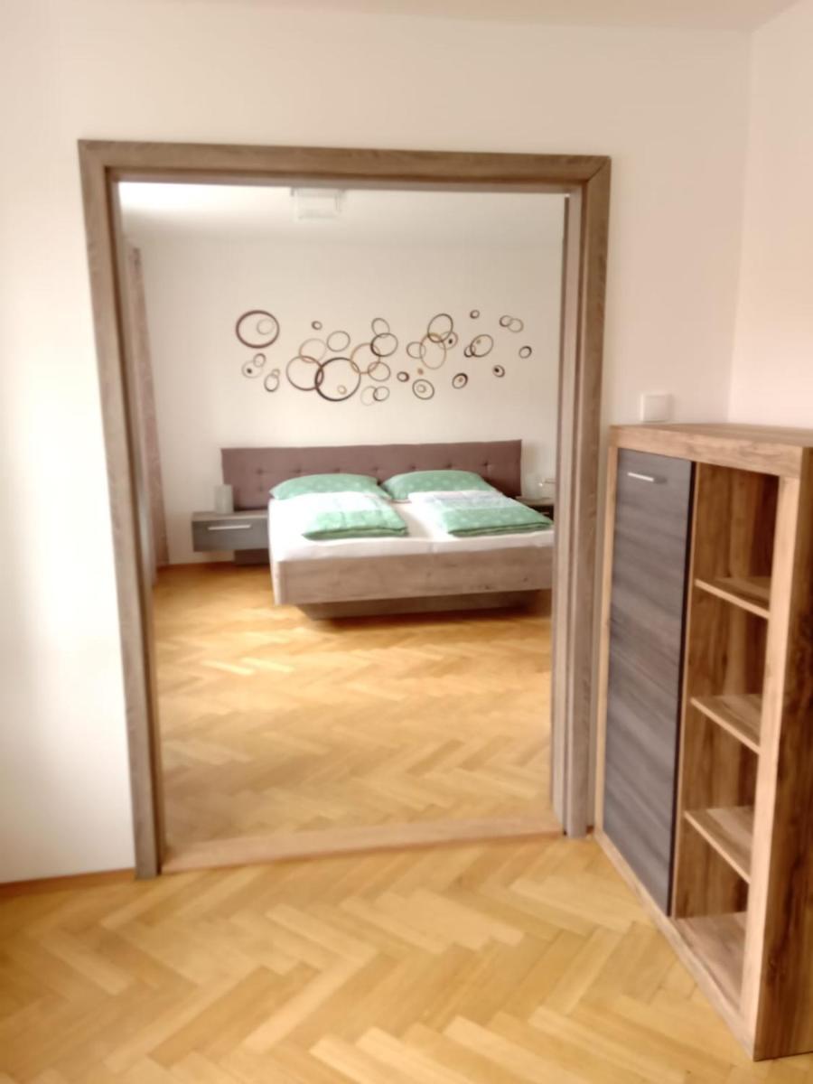 Pod Věží - Housity