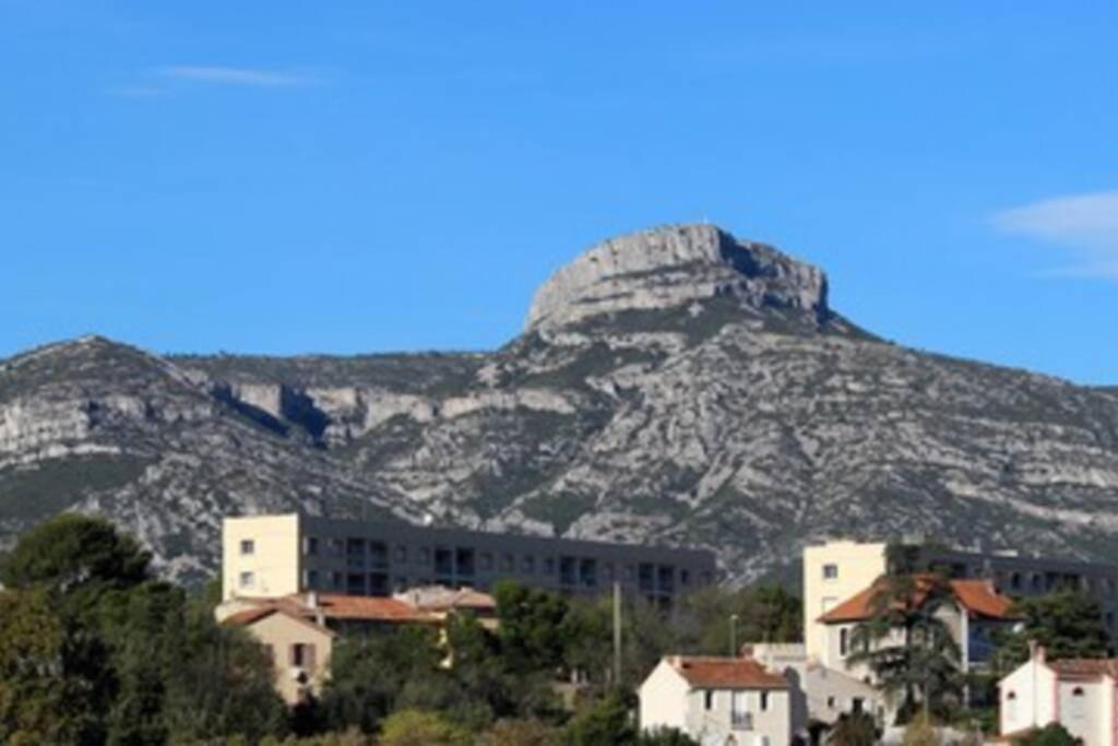 HAUT DE VILLA AVEC EXTERIEURS, à Aubagne, pays de Marcel Pagnol - Housity
