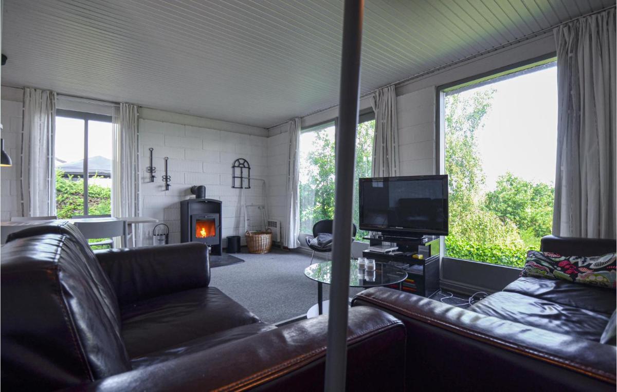 Beautiful Home In Allingåbro With Wifi - Housity