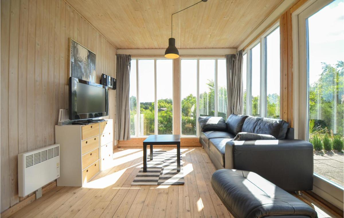 Beautiful Home In Allingåbro With Wifi - Housity