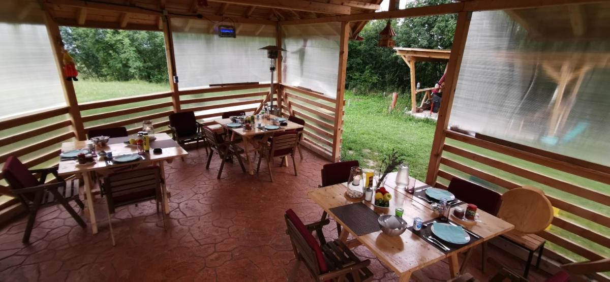 Pensiunea Casa Runcu Buzau - Housity