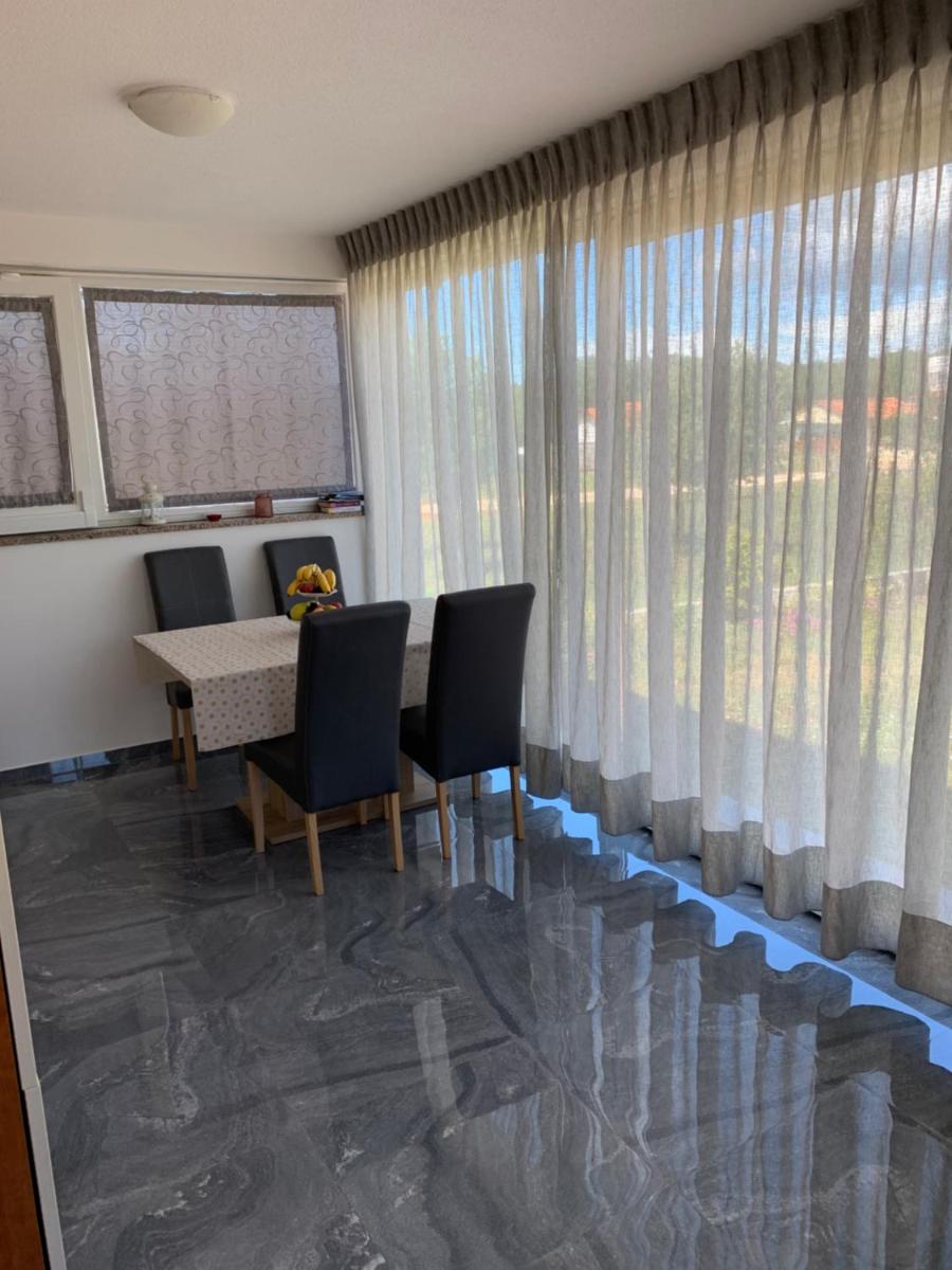 Apartment Anida - Housity
