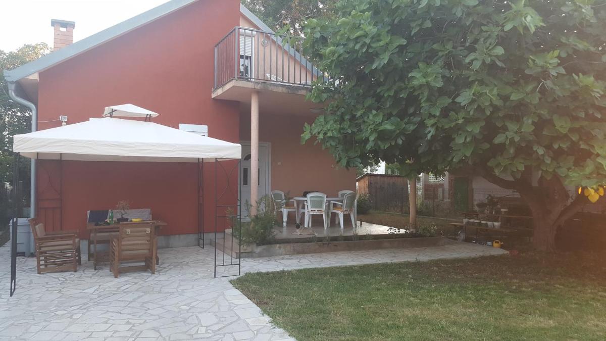 Fig Tree House - Housity