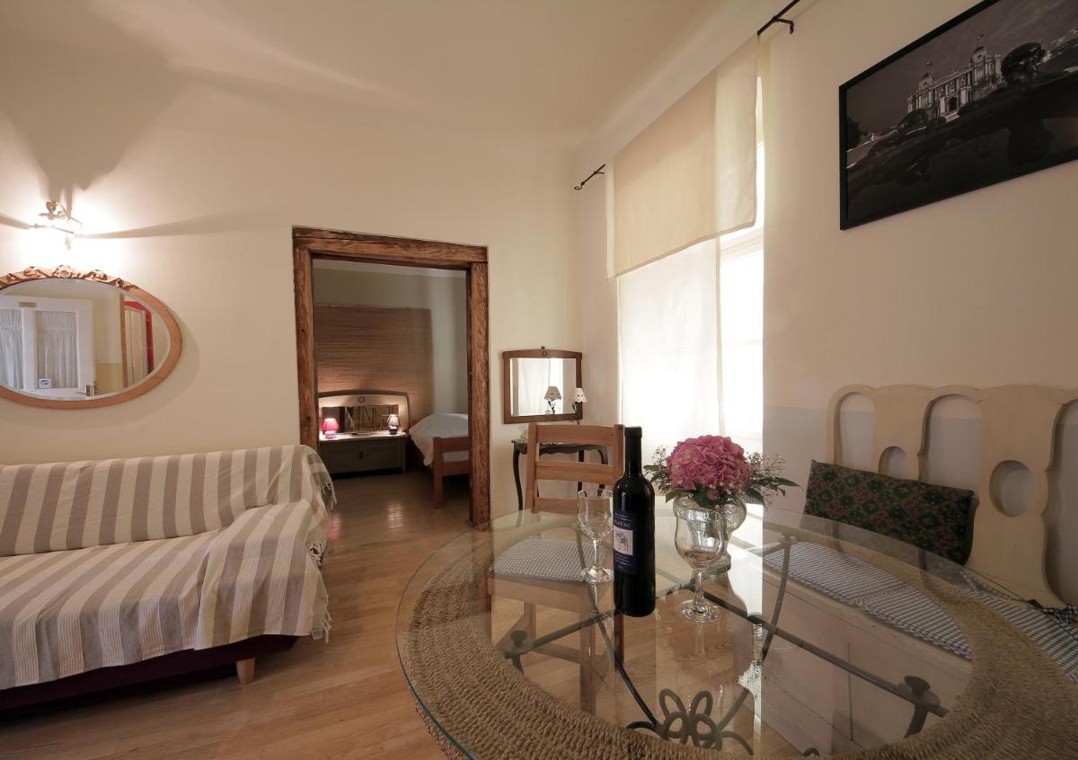 Guesthouse Lessi - Housity