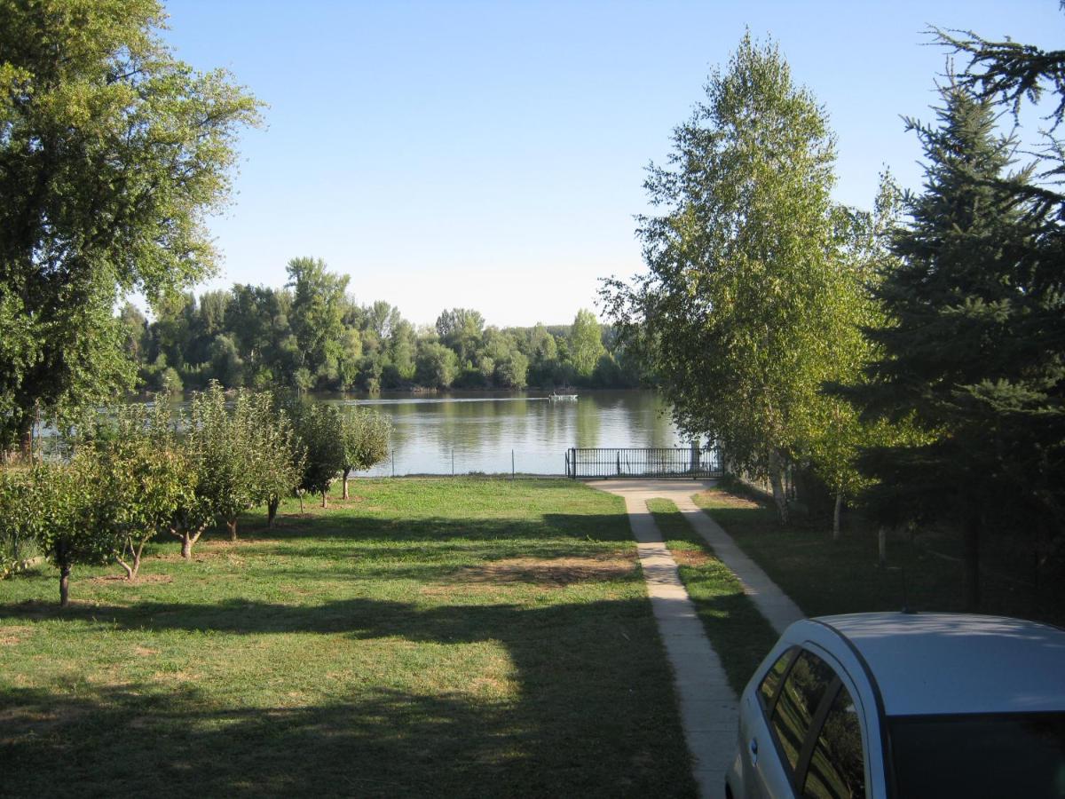 Holiday Home Danube Retreat - Housity