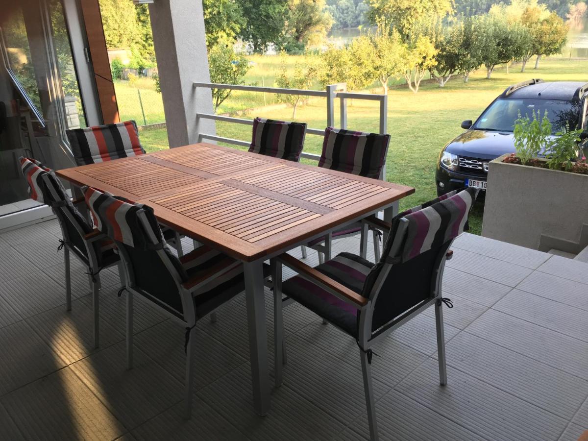 Holiday Home Danube Retreat - Housity