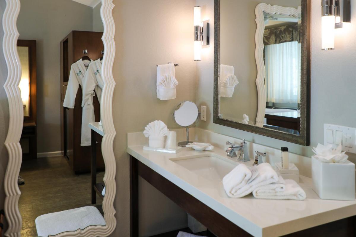 Almond Tree Inn - Adults Only - Hizvo
