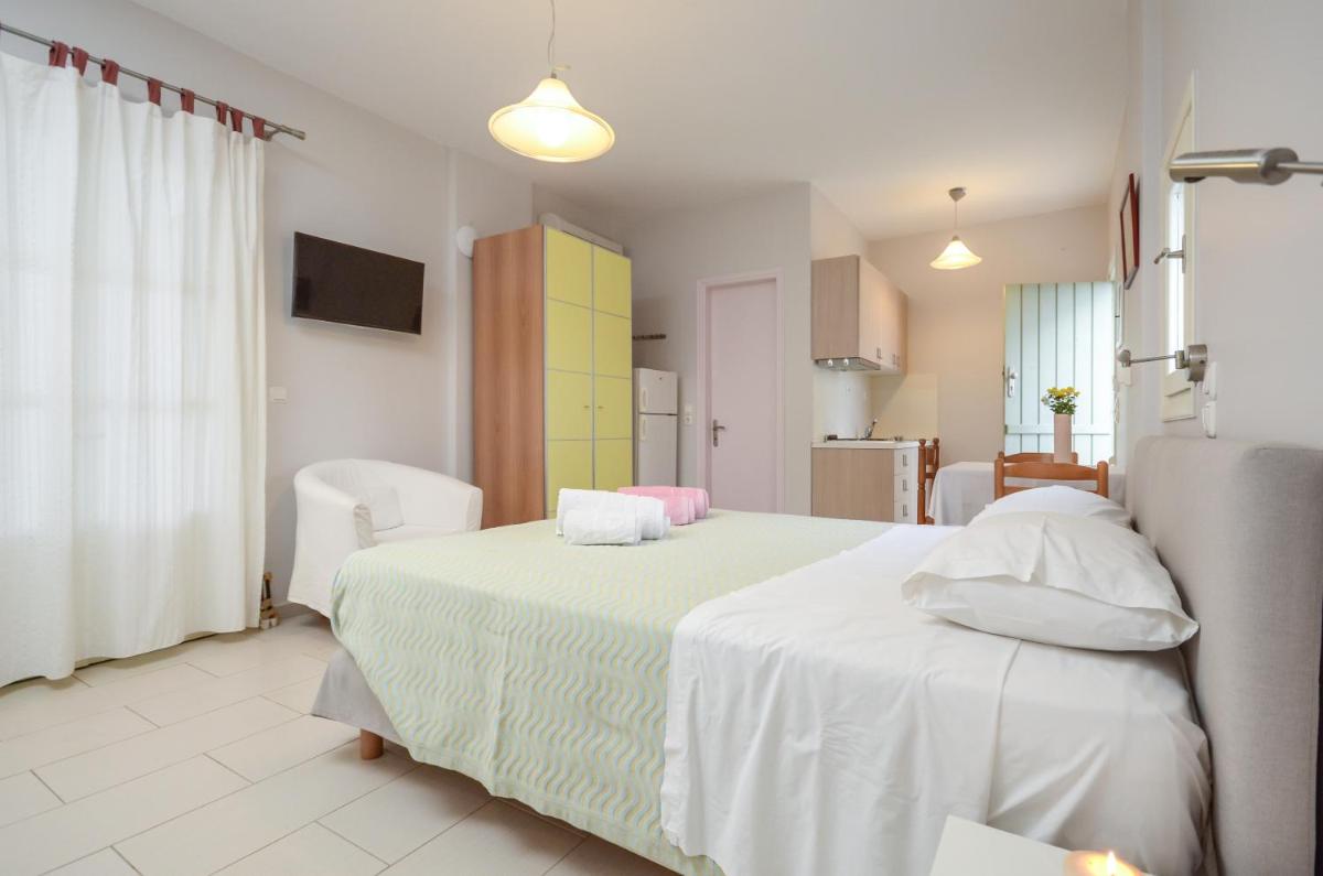 Ydreos Studios & Apartments - Housity
