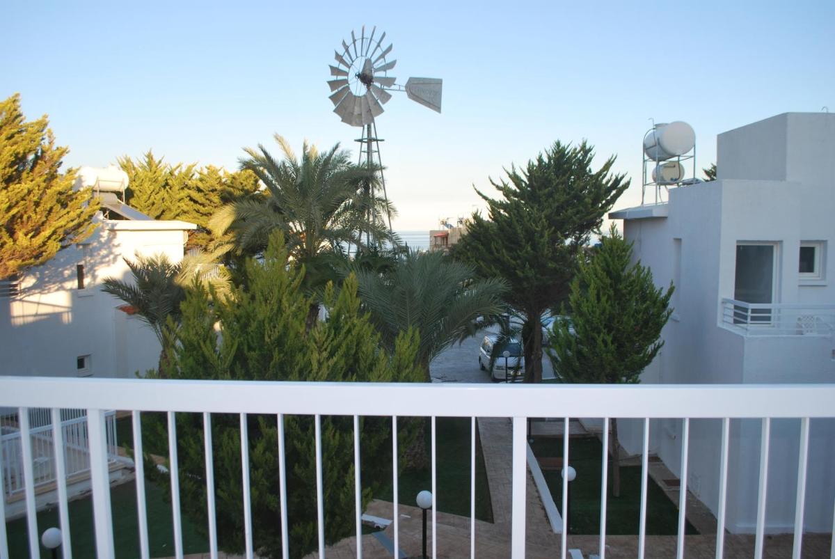 Flisvos Beach Apartments - Housity