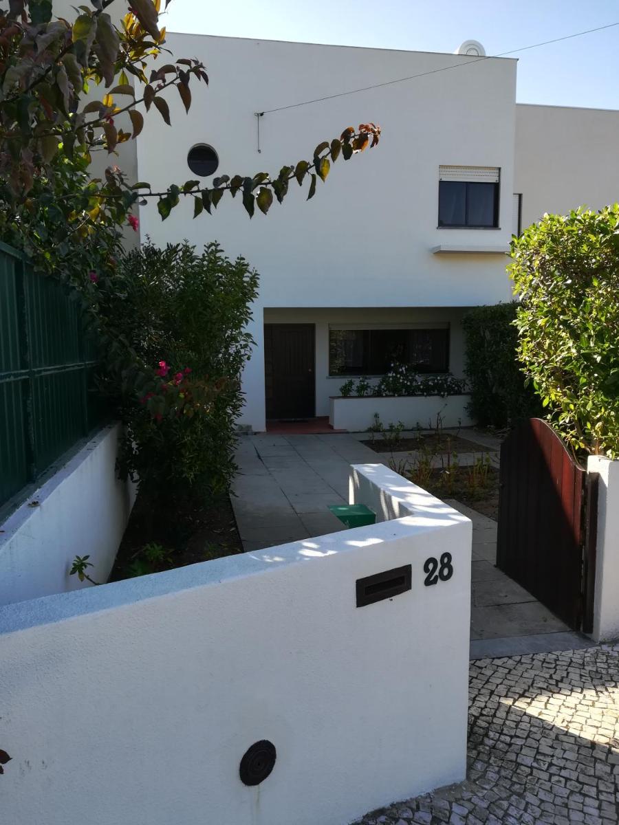 Sintra/Colares Beach House with Mountain View - Housity
