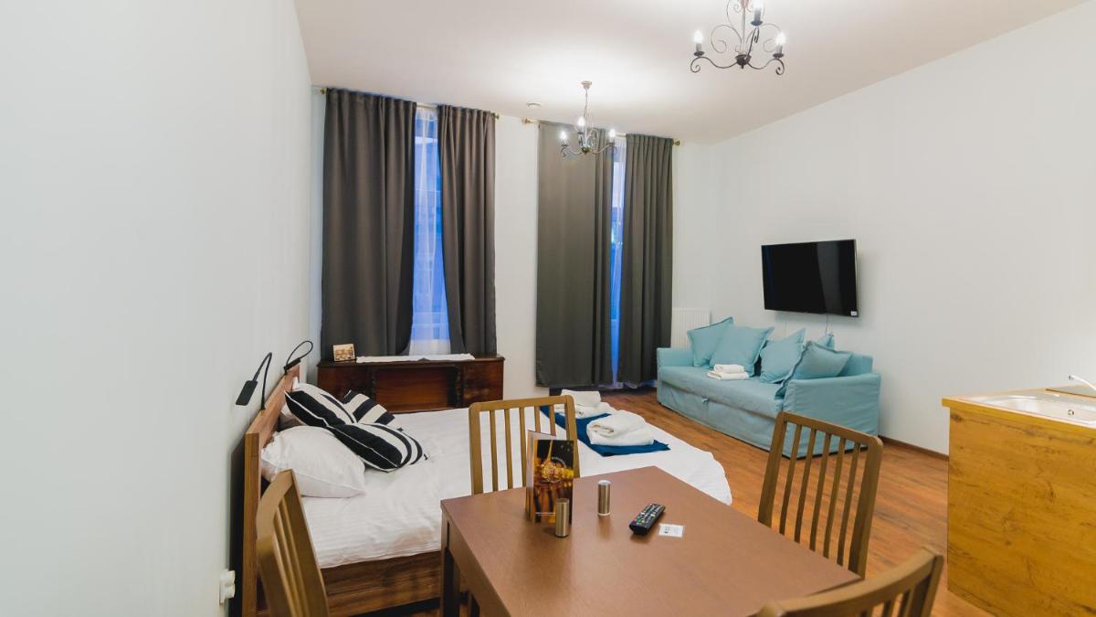 Oak Tree Old Town Apartments - Hizvo