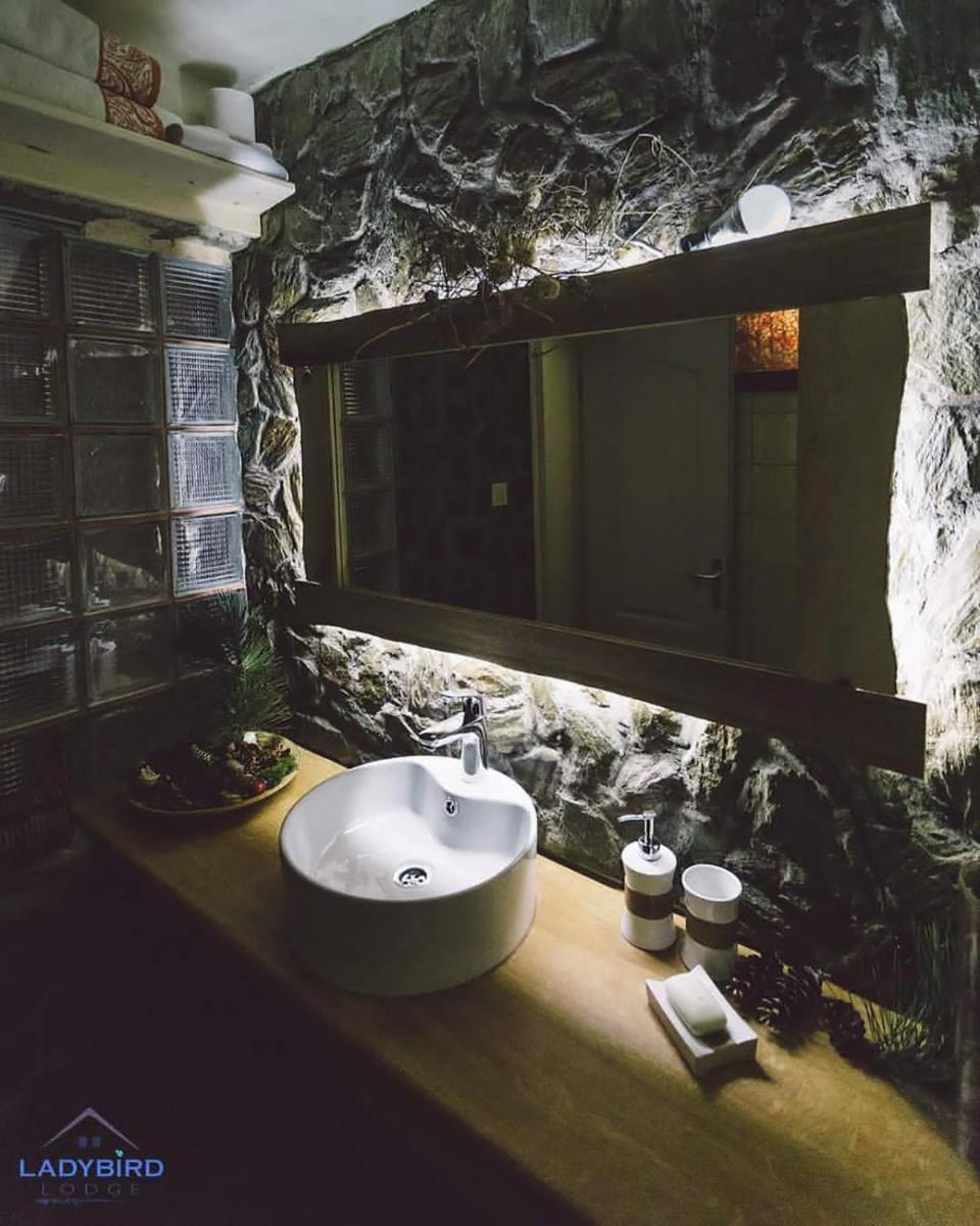 Ladybird Lodge - Housity
