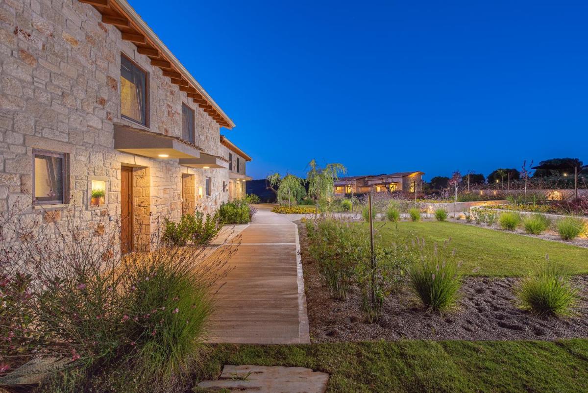 Mint Retreat Suites - Housity