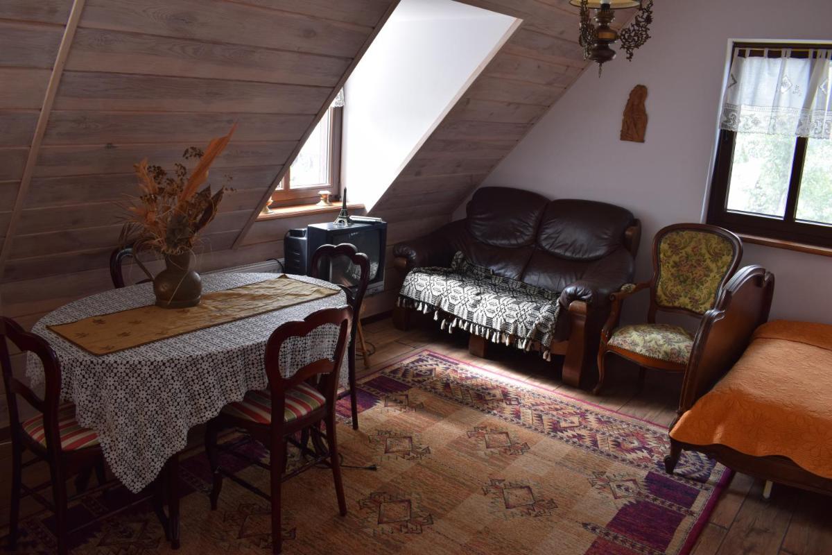 Dworek Boczenka - Housity